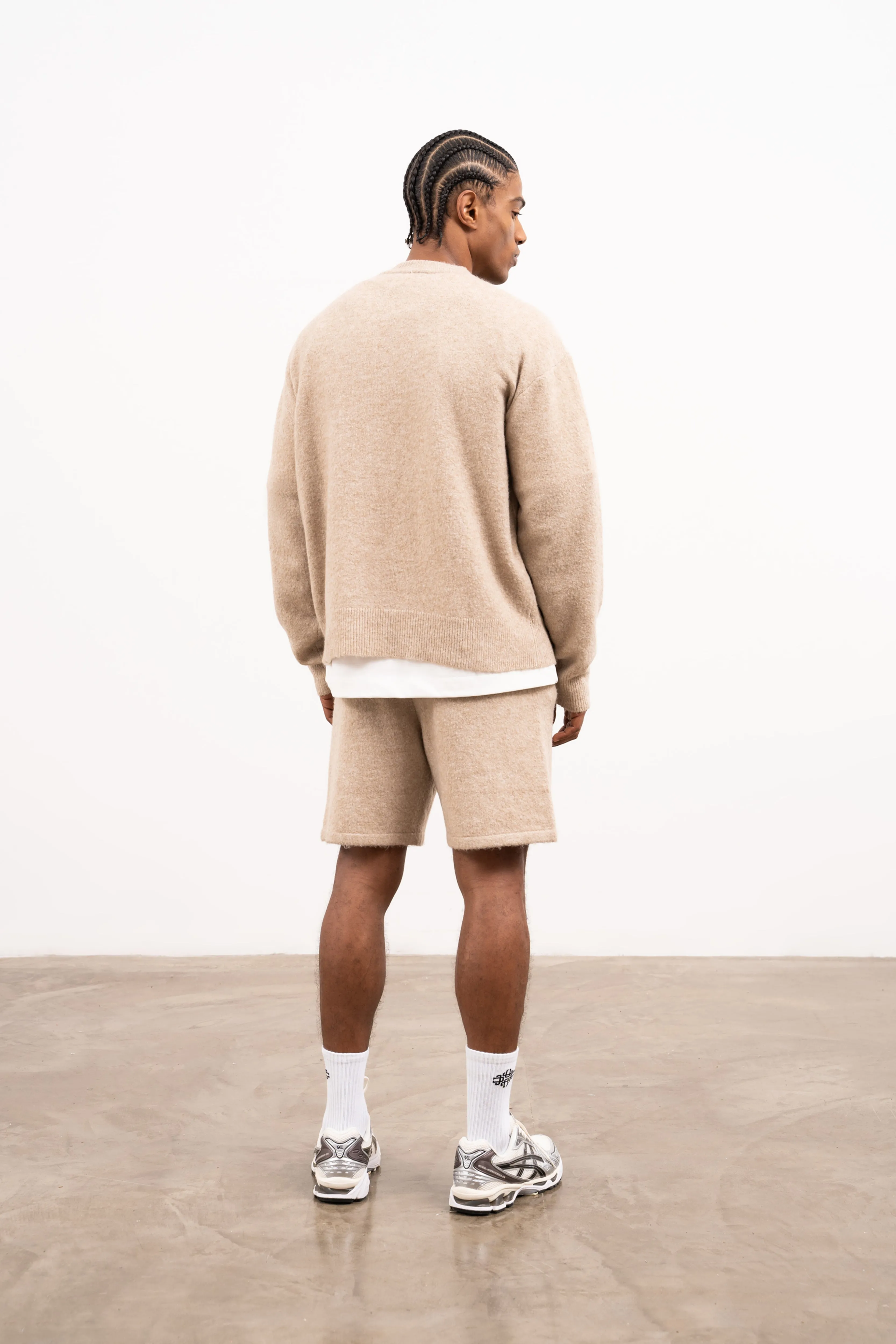 LIGHTWEIGHT FLUFFY KNIT EMBLEM CREW - BEIGE