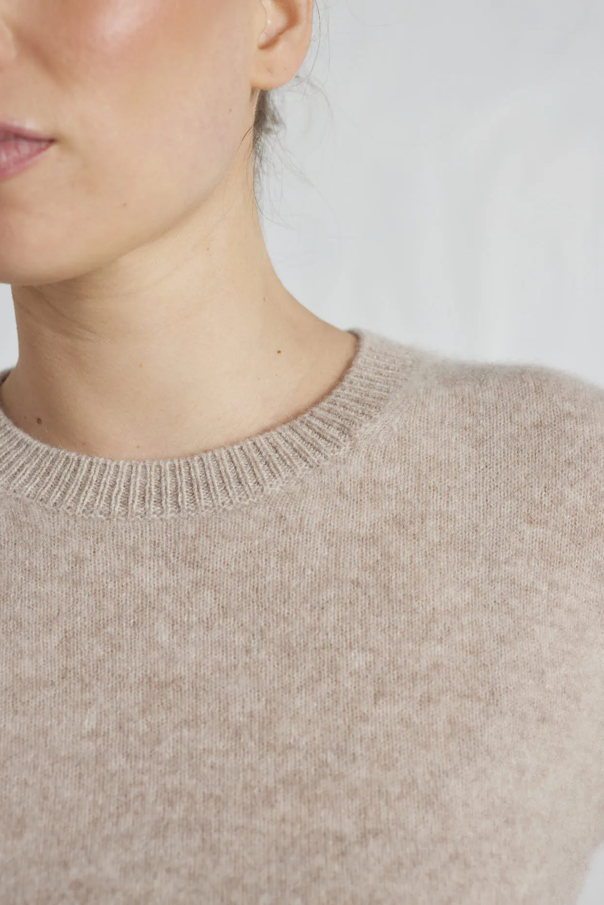 Mandy Cashmere Sweater in Lightweight Beige